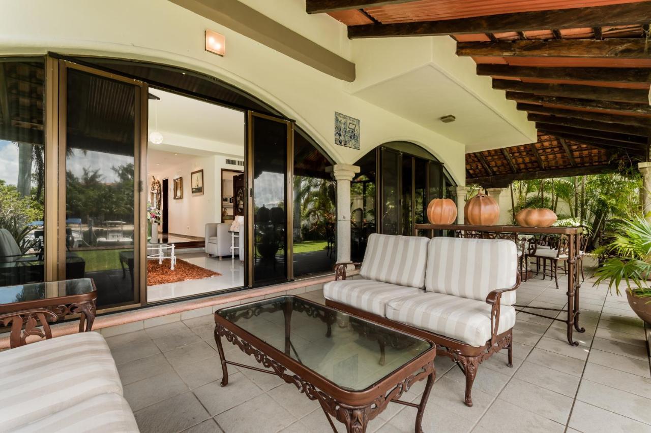 Elegant Lagoon Front Villa By Casa Paraiso Cancún Exteriér fotografie