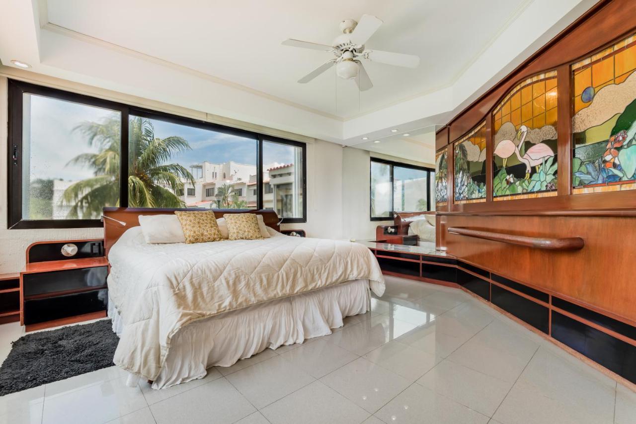 Elegant Lagoon Front Villa By Casa Paraiso Cancún Exteriér fotografie
