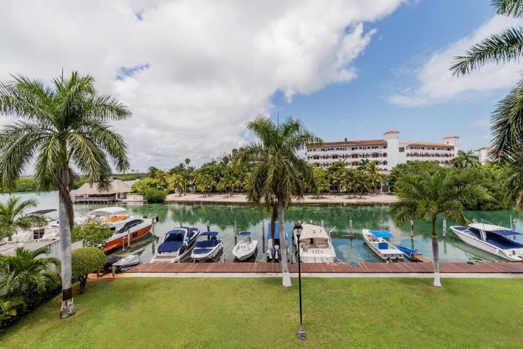 Elegant Lagoon Front Villa By Casa Paraiso Cancún Exteriér fotografie